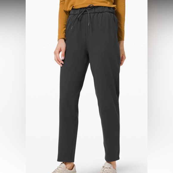 Lululemon women’s graphite gray keep moving pant high-waisted with drawstring